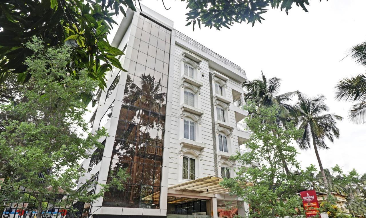 Sreepathi Mayoogha Guruvāyūr Kültér fotó